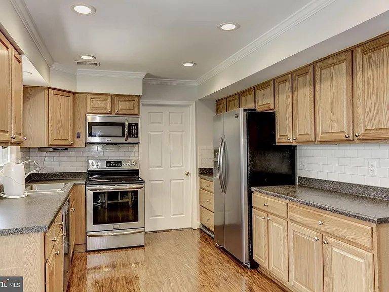 4311 Pergate Ln — Photo 17