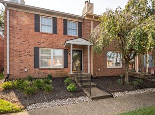 152 Gardiner Lake Rd, Louisville, KY 40205