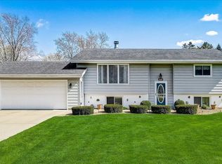 12237 W Larkspur Rd, Franklin, WI 53132