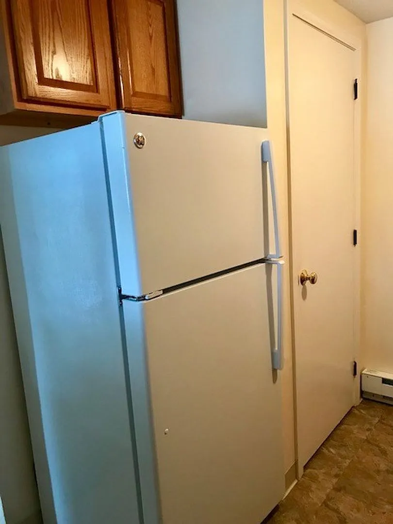 2J Salmon Street — Photo 1