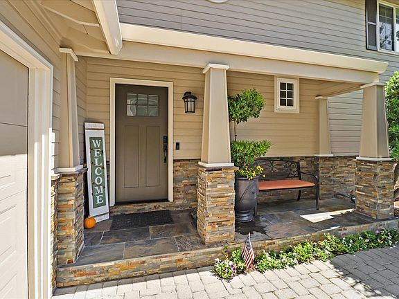 4th image of 2298 Montezuma Dr