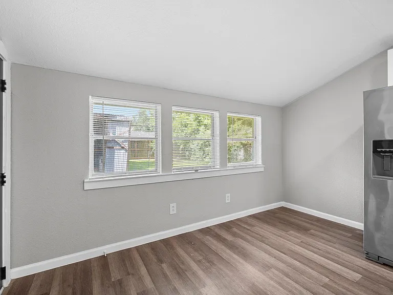 5242 Greylog Dr — Photo 6