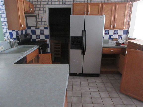 5th image of 170 Ash Ave