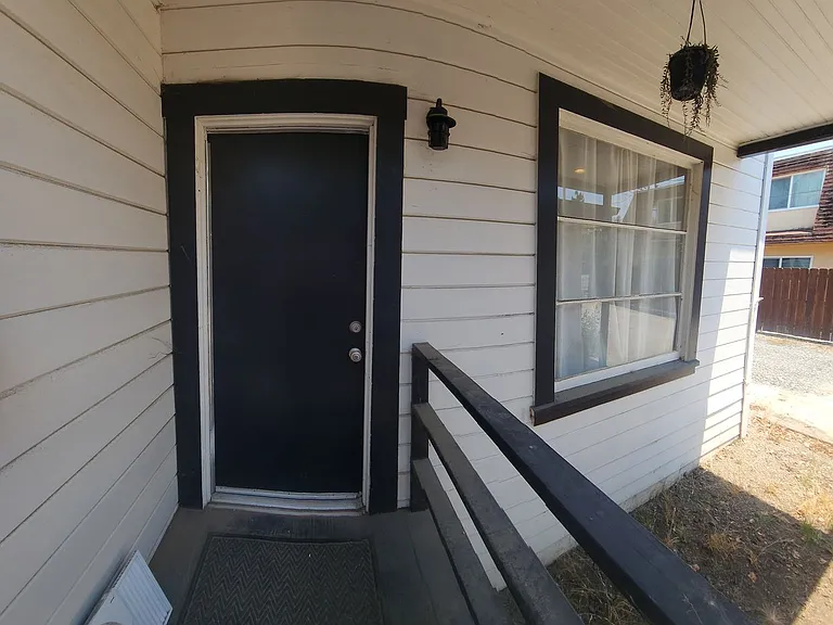 550-554 556 Foothill Blvd — Photo 33