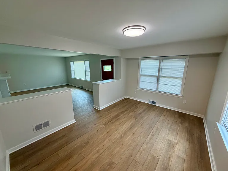 360 S Findlay St — Photo 9