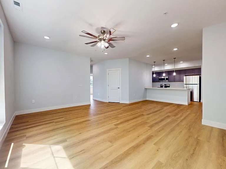2414 N Neil St — Photo 9