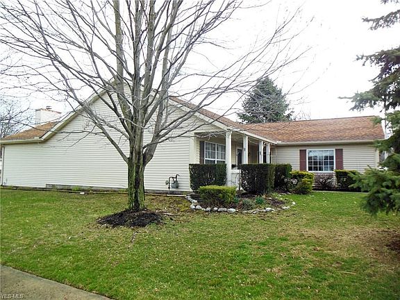 3rd image of 760 Sunset Dr