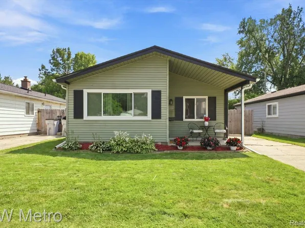 1762 E Granet Ave, Hazel Park, MI 48030