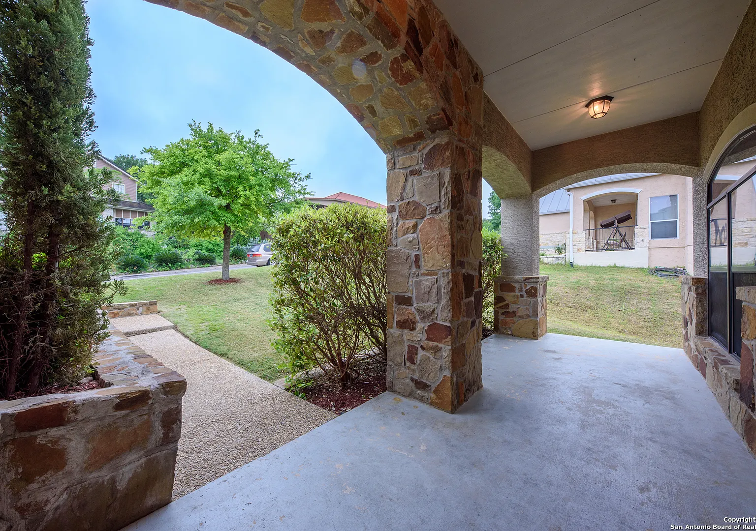 4 bed, 3.5 bath, 3800 sqft, $3,400 — Photo 4