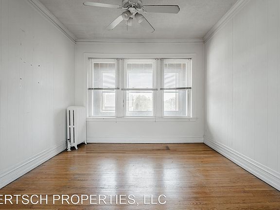 5th image of 2207 W Byron St #1
