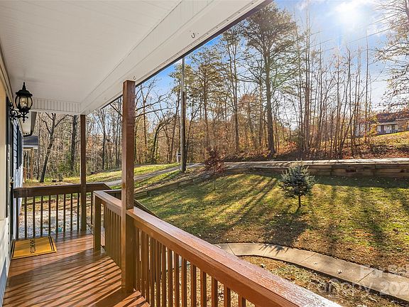 5th image of 798 Skie Cir SE