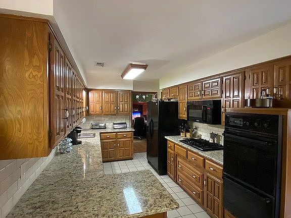 2nd image of 2216 Shadydale Dr