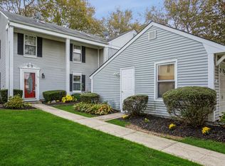 113 Strathmore Court Dr, Coram, NY 11727
