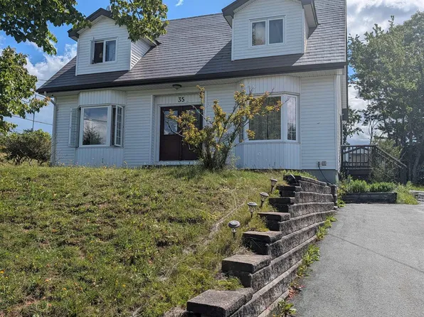 35 Gourok Ave, Dartmouth, NS B2X 2B1