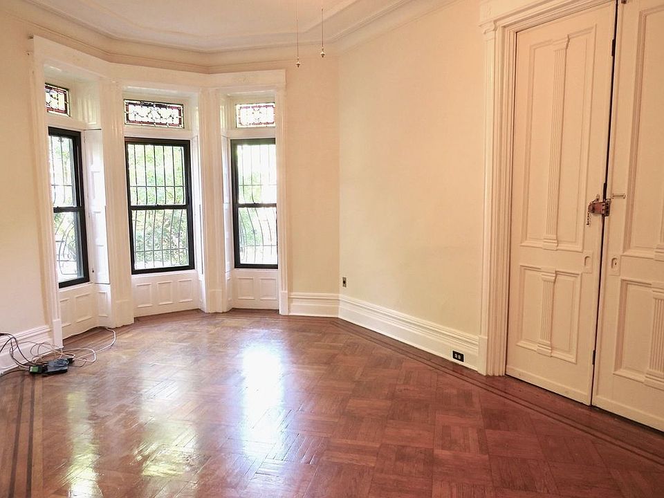 1st image of 312 Park Pl APT 2