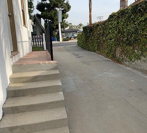 2nd image of 910 Manhattan Beach Blvd #A