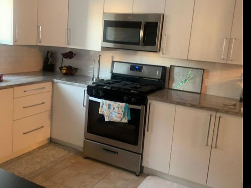 1st image of 815 Hylan Blvd Floor 2
