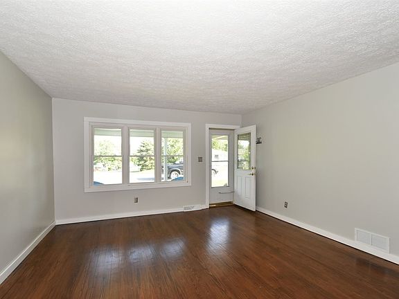 2nd image of 69 Alta Vista Dr