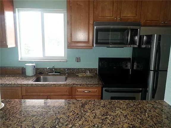 5th image of 2021 NE 56th St