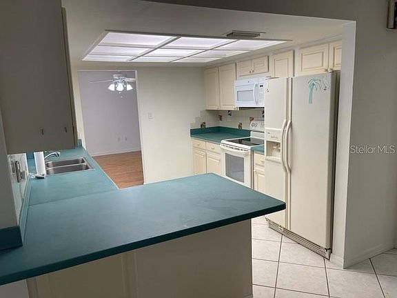 5th image of 180 Woodcutter Ln