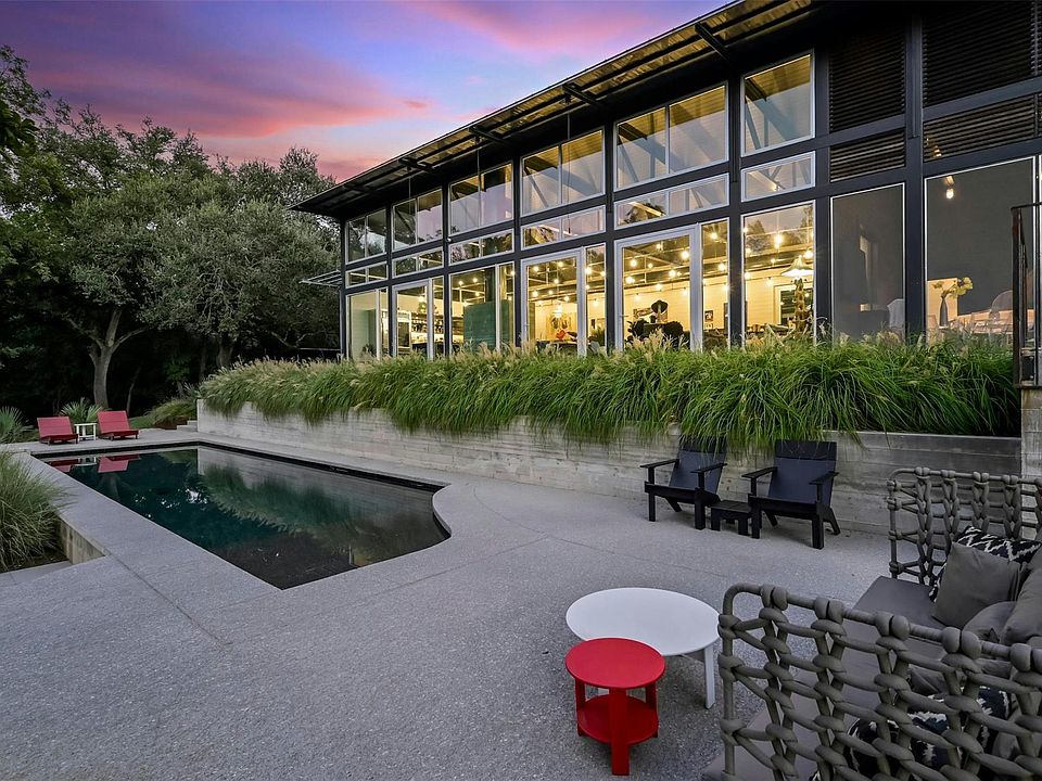 1st image of 2212 River Hills Rd