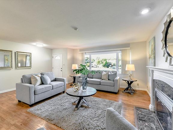4th image of 7542 Rainbow Dr