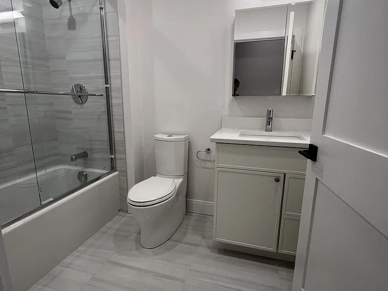 157 Everett St #1 — Photo 11