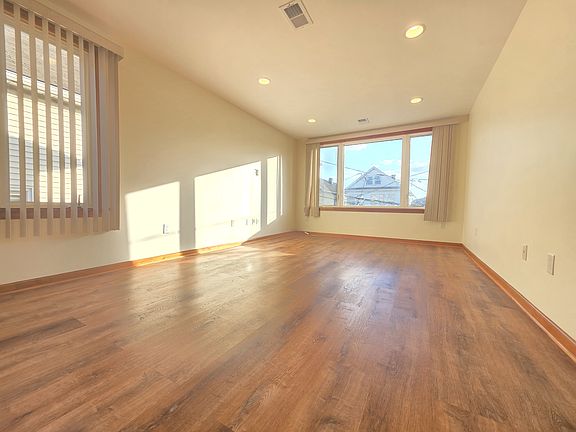 5th image of 945 Meredith Ave Floor 2