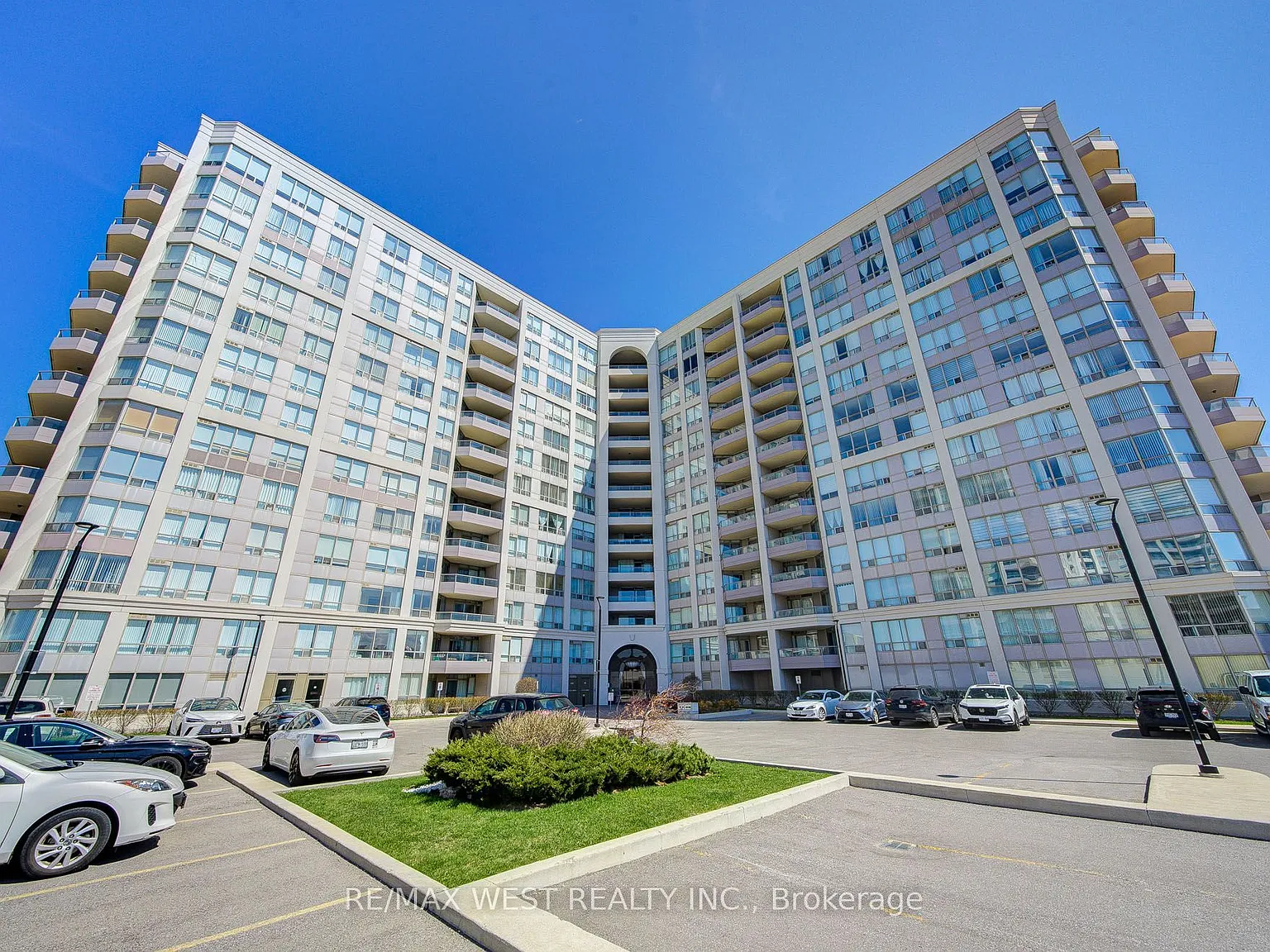 1 bed, $2,200 — Photo 1
