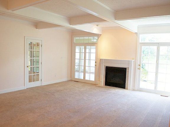 4th image of 1845 Westover Ct