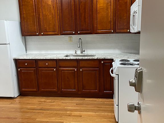 4th image of 1715 South St Floor 3