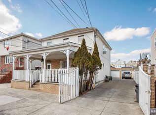 98-100 Gotthardt St, Newark, NJ 07105