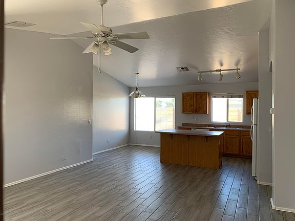 4th image of 3201 E Kerry Ln