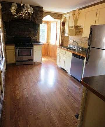 5th image of 321 E Loos St #323