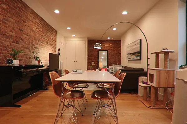 Rented by PMG Real Estate  | media 40