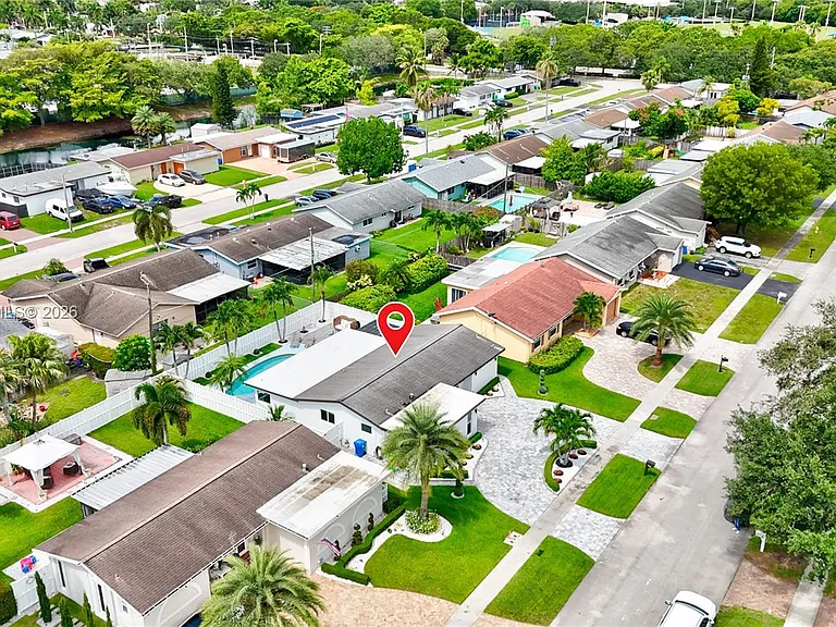 11370 NW 46th Pl — Photo 49