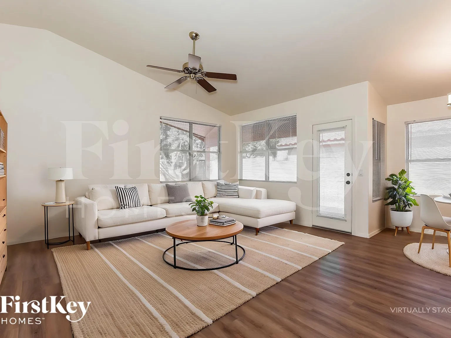 3 bed, 2.0 bath, 1678 sqft, $2,070 — Photo 3