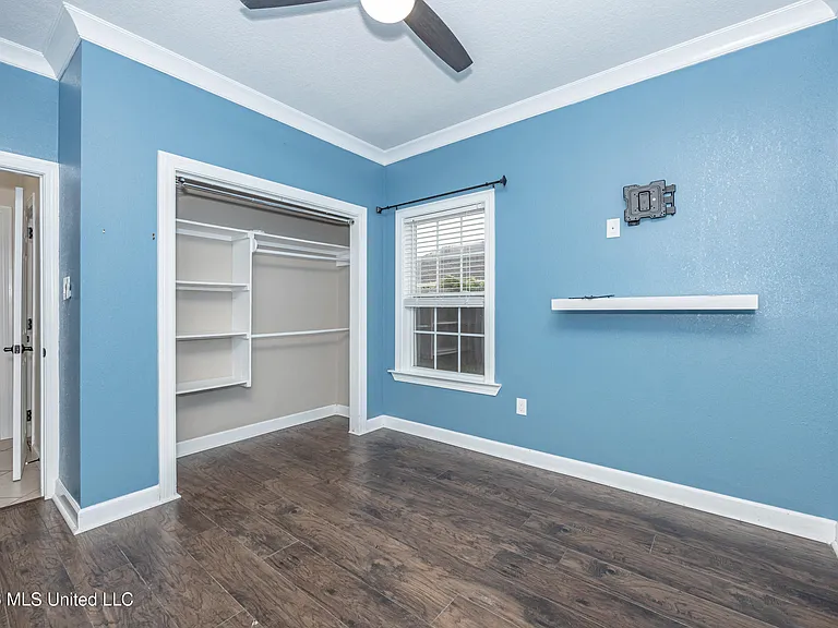 15208 Lisa Dr — Photo 42