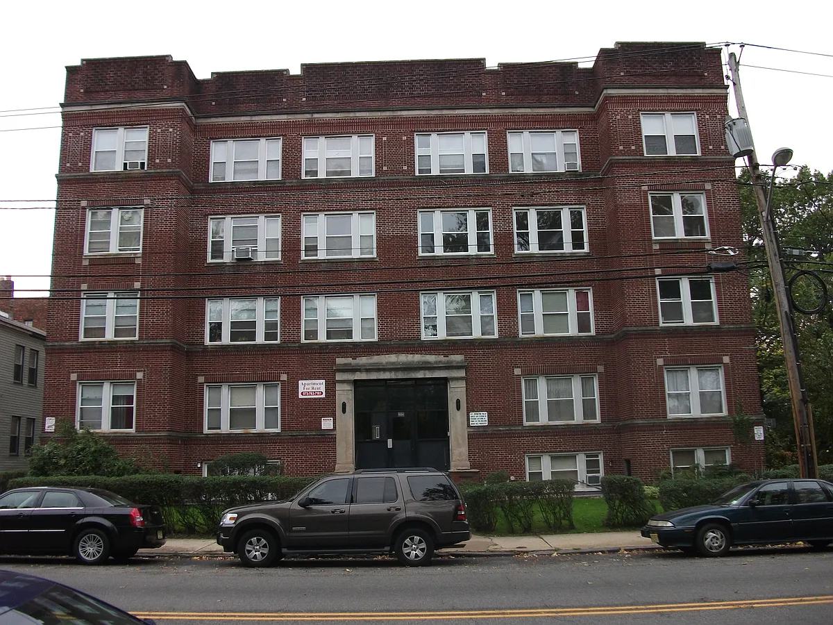 Building Photo - 654 Lyons Avenue