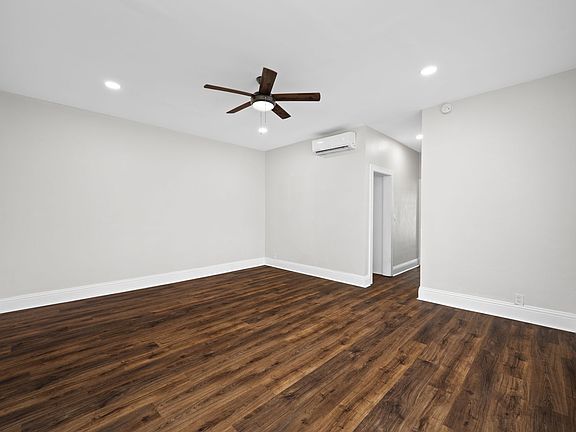 5th image of 1700 Park St N #453