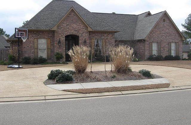 1st image of 163 Cottonwood Dr