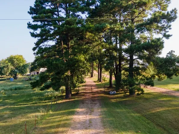 19499 E Whippoorwill Ln, Atoka, OK 74525