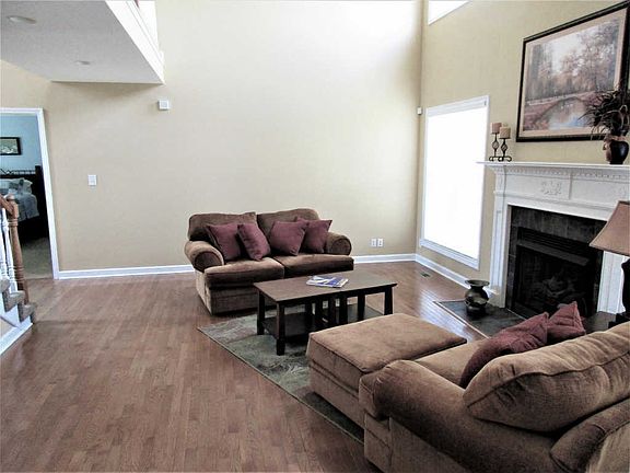 5th image of 4225 N Woodstock Dr