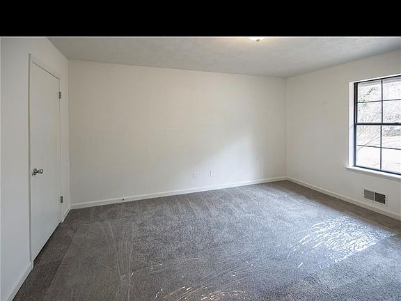 2nd image of 960 Park Forest Dr