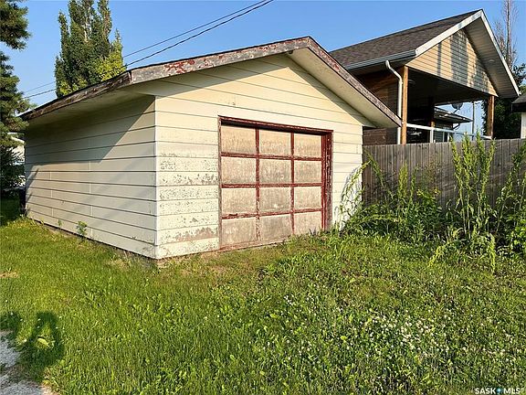 5th image of 611 12th St