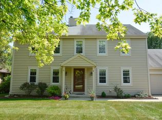 7825 W Puetz Rd, Franklin, WI 53132