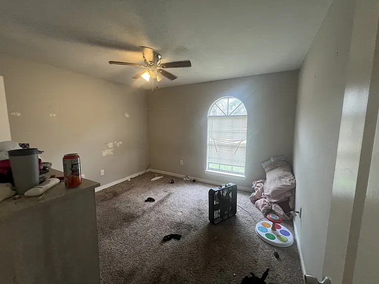 2915 Longwood Dr — Photo 9