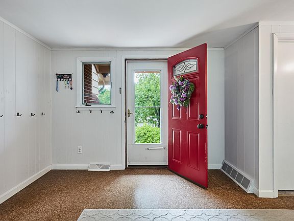 3rd image of 504 Essex St