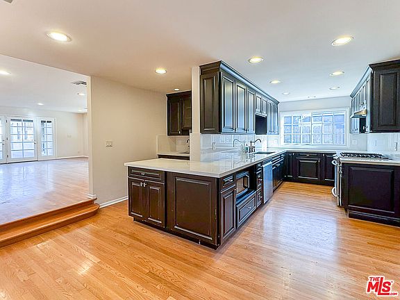 4th image of 2445 22nd St