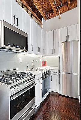 3rd image of 340 W 17th St APT 5C